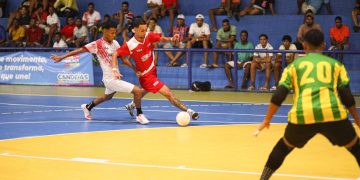 Candeias: Abertura do x2 é marcada por dribles, gols e festa na arquibancada