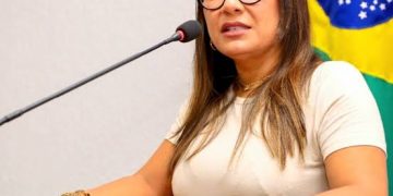Candeias: Secretária Soraia Cabral esclarece dúvidas e detalha como funcionará a Santa Cesta 2026