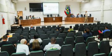 Candeias: Sefaz realiza apresentação da LDO 2027 em audiência pública na Câmara Municipal