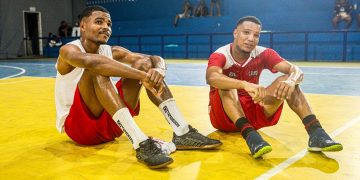 Candeias: Dupla Rivas e Renny aplica sonora goleada e são campeões do X2