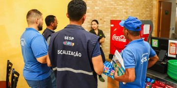 Candeias: SEMAN segue com campanha sobre descarte consciente do lixo