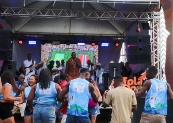 Candeias: Festa dos pescadores teve arrocha, samba raiz e pagode romântico na praça do Rio do Cunha