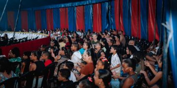 Candeias: Crianças atendidas pelo Querer Bem participam de espetáculo inclusivo no Circo