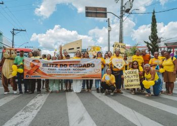 Blitz do setembro amarelo movimenta a Praça Doutor Gualberto