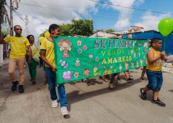 Desfile da primavera da Escola ACM chama atenção para a inclusão e a vida