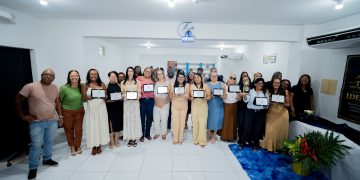 Candeias: Escolas municipais recebem reconhecimento por resultados no Ideb 2025